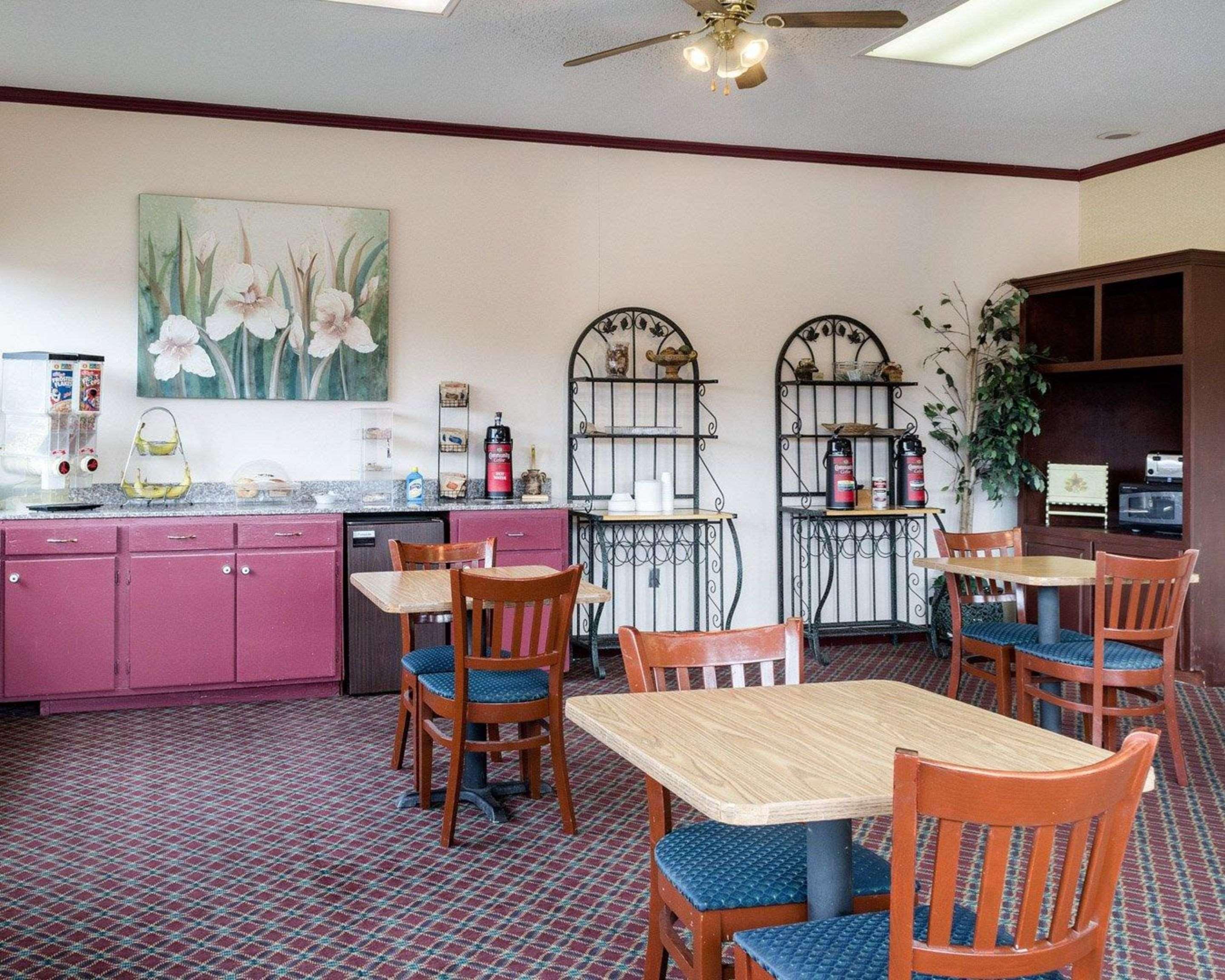 גרינווד Rodeway Inn מראה חיצוני תמונה