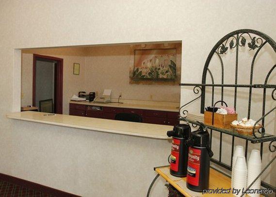 גרינווד Rodeway Inn מראה פנימי תמונה