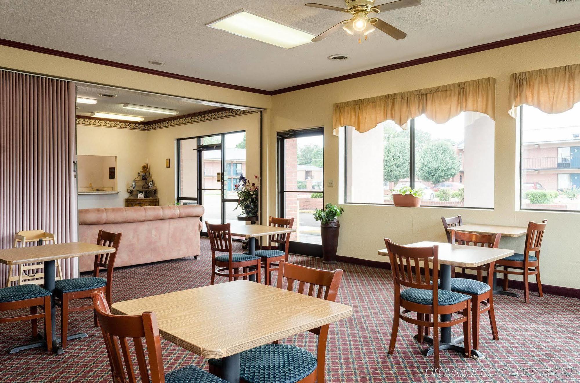 גרינווד Rodeway Inn מראה חיצוני תמונה