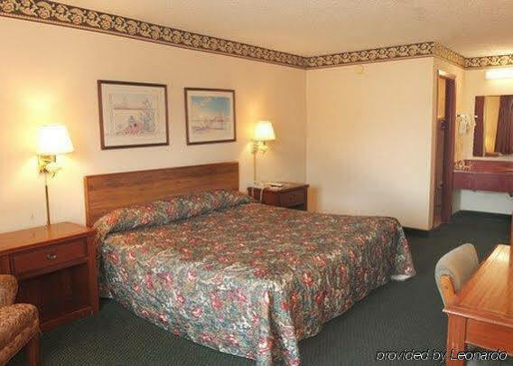 גרינווד Rodeway Inn מראה חיצוני תמונה